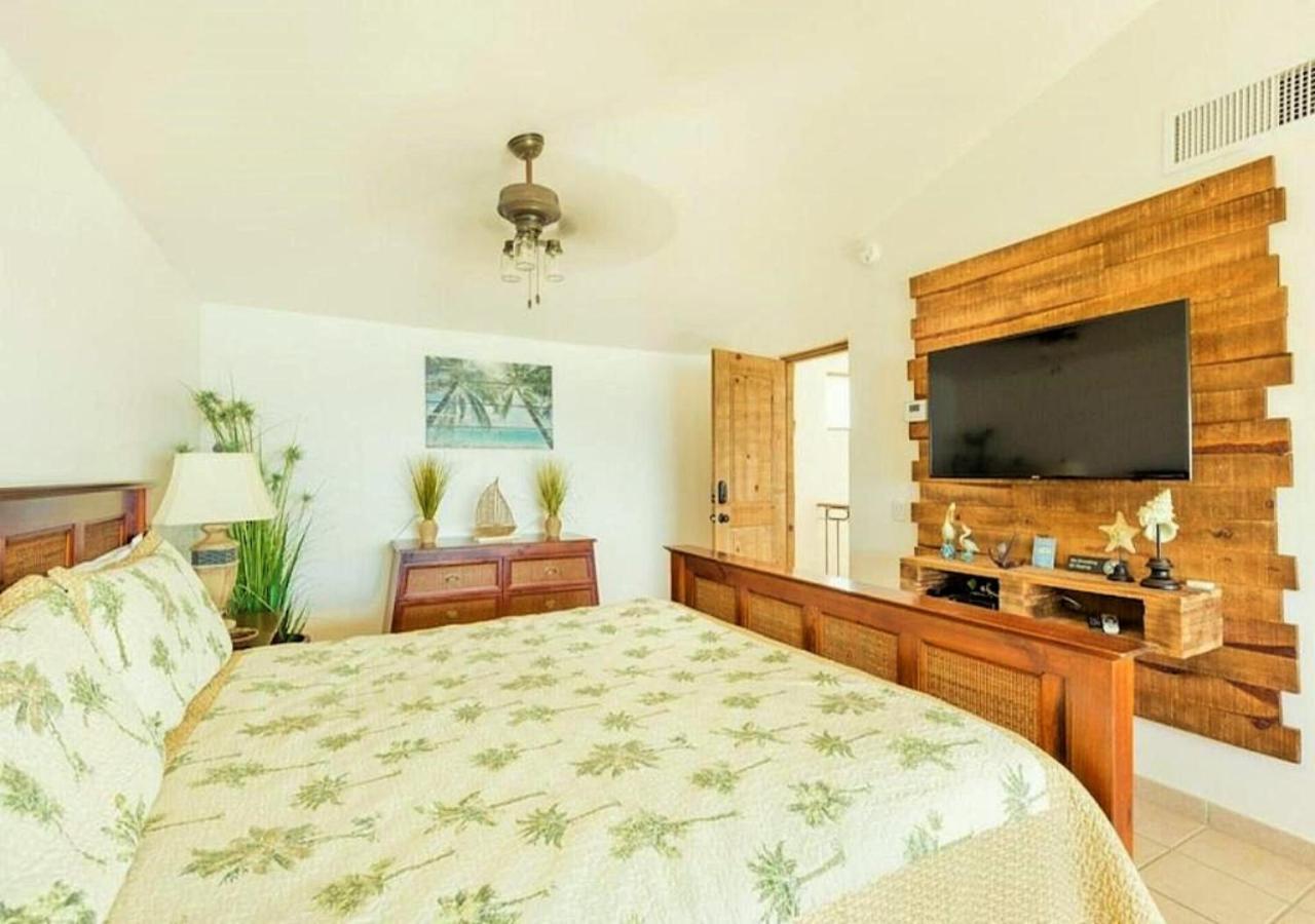 Right On The Beach! Rocky Point Condo Rental - 2 Bedroom Penthouse Beachfront Екстер'єр фото