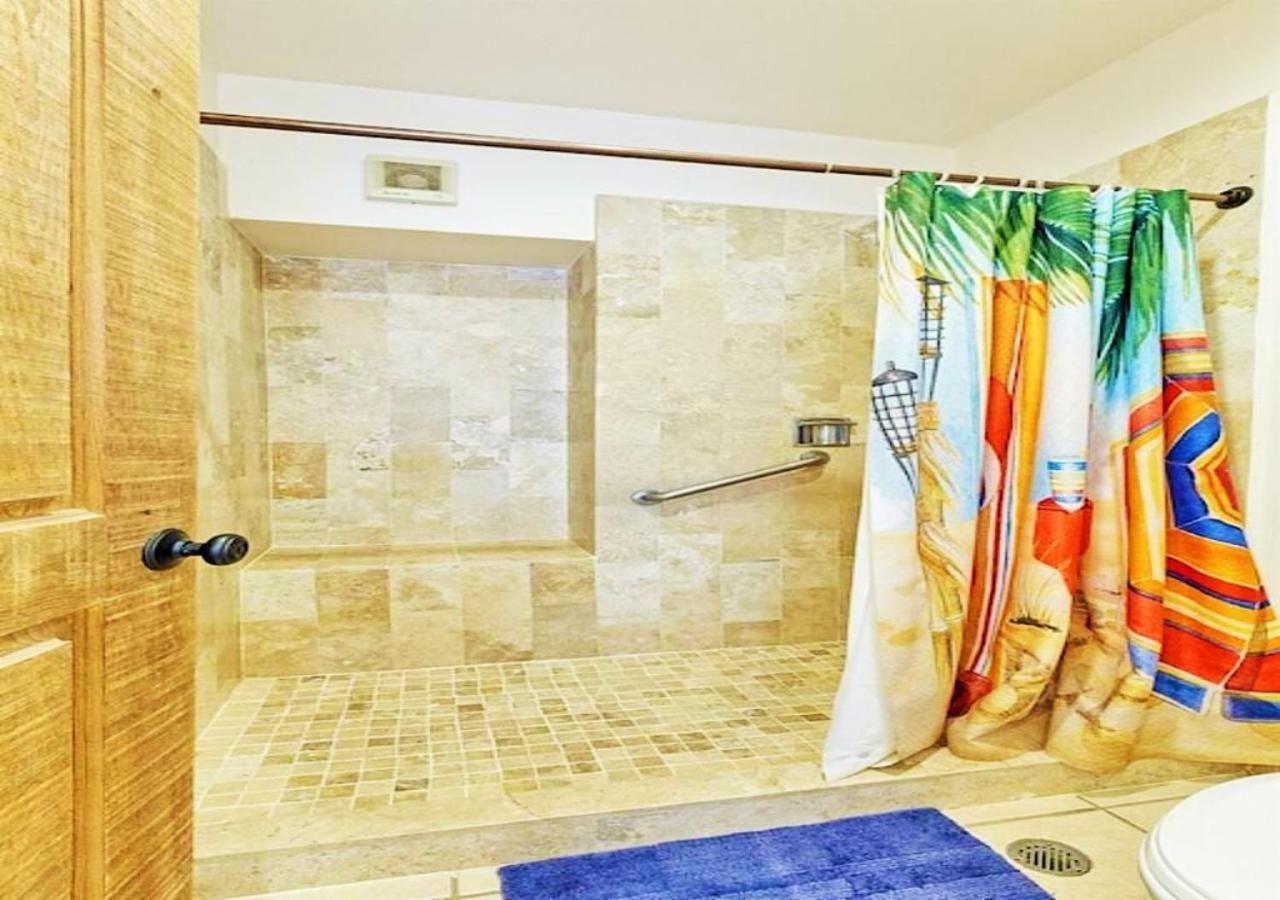 Right On The Beach! Rocky Point Condo Rental - 2 Bedroom Penthouse Beachfront Екстер'єр фото