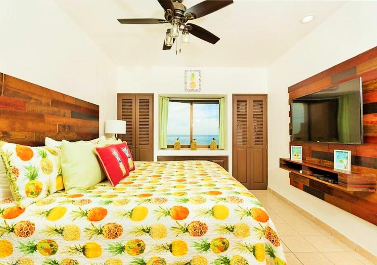 Right On The Beach! Rocky Point Condo Rental - 2 Bedroom Penthouse Beachfront Екстер'єр фото