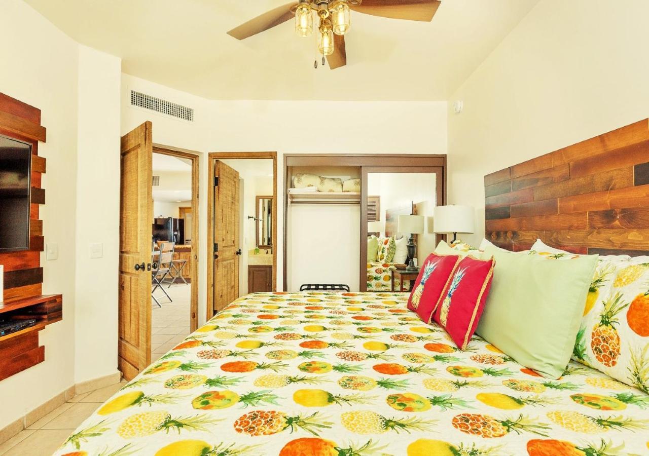 Right On The Beach! Rocky Point Condo Rental - 2 Bedroom Penthouse Beachfront Екстер'єр фото