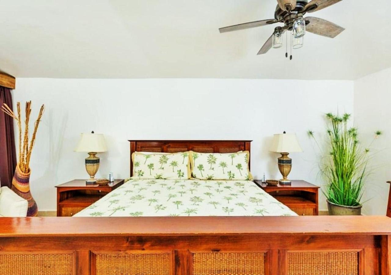Right On The Beach! Rocky Point Condo Rental - 2 Bedroom Penthouse Beachfront Екстер'єр фото